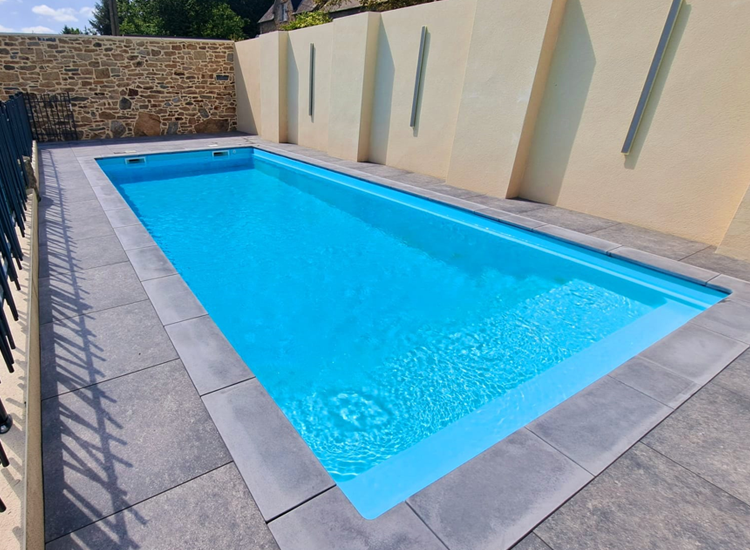 MALDIVES Fibreglass Outdoor Pool