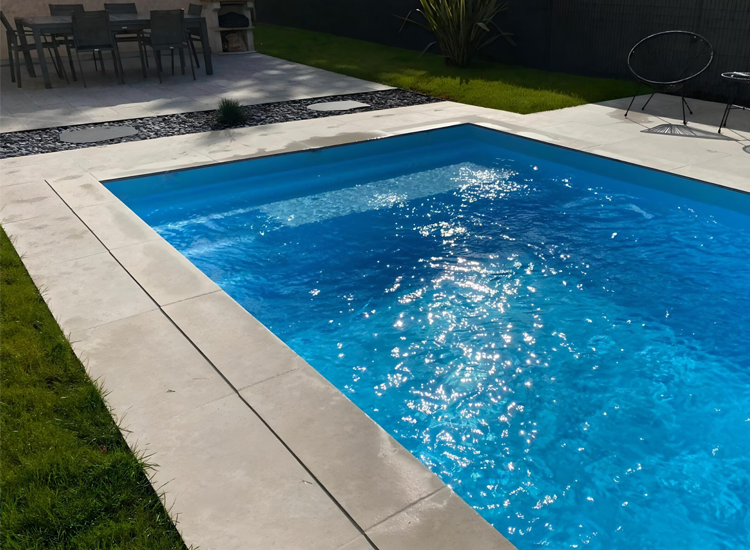 NAGA Fibreglass Outdoor Pool